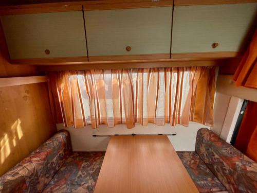happy-camper-camper-1900-banner-2