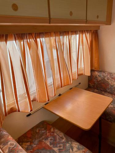 happy-camper-camper-1900-banner-6